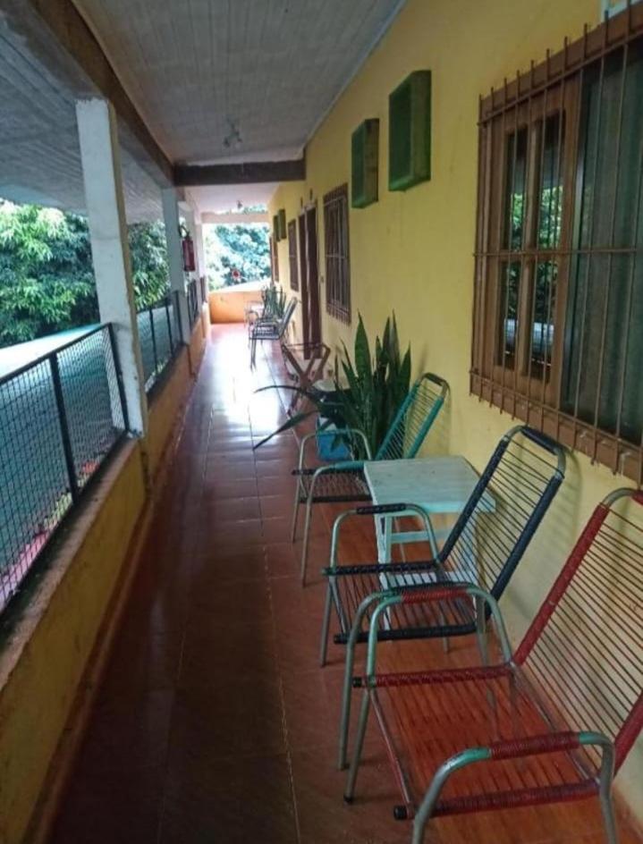 Hotel Y Residencial Amigos 푸에르토이과수 외부 사진