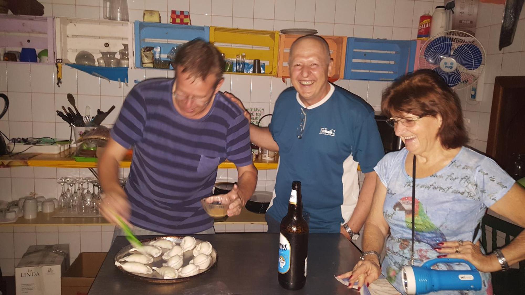 Hotel Y Residencial Amigos 푸에르토이과수 외부 사진