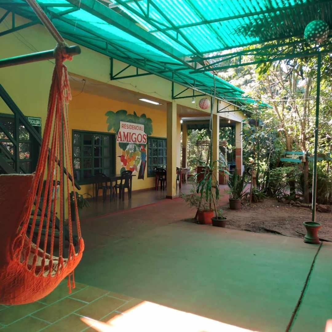 Hotel Y Residencial Amigos 푸에르토이과수 외부 사진