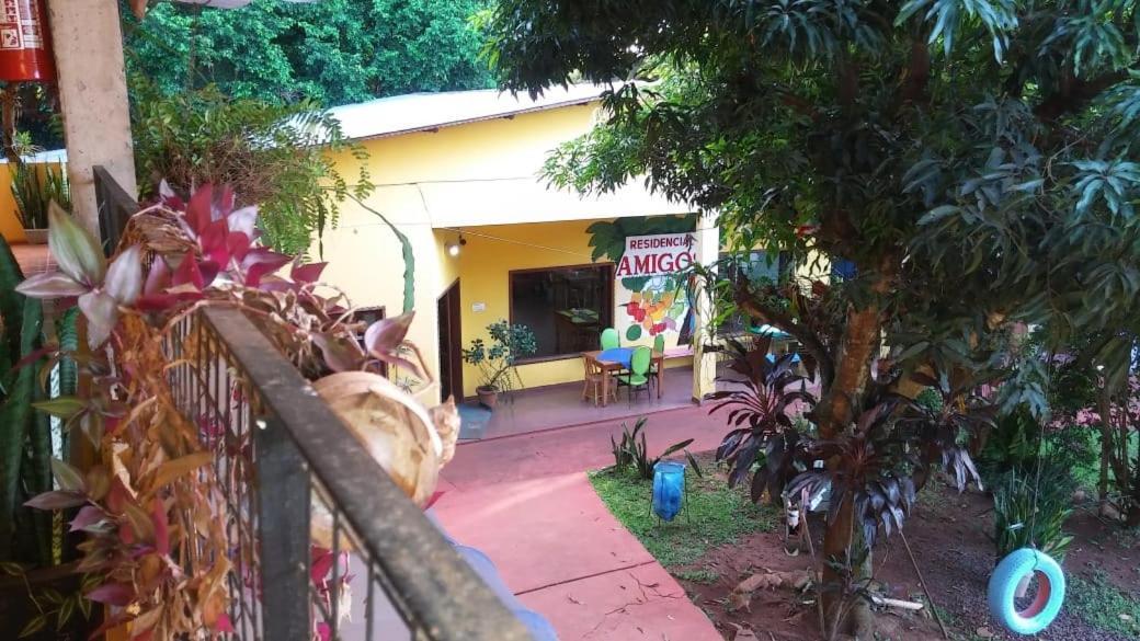 Hotel Y Residencial Amigos 푸에르토이과수 외부 사진