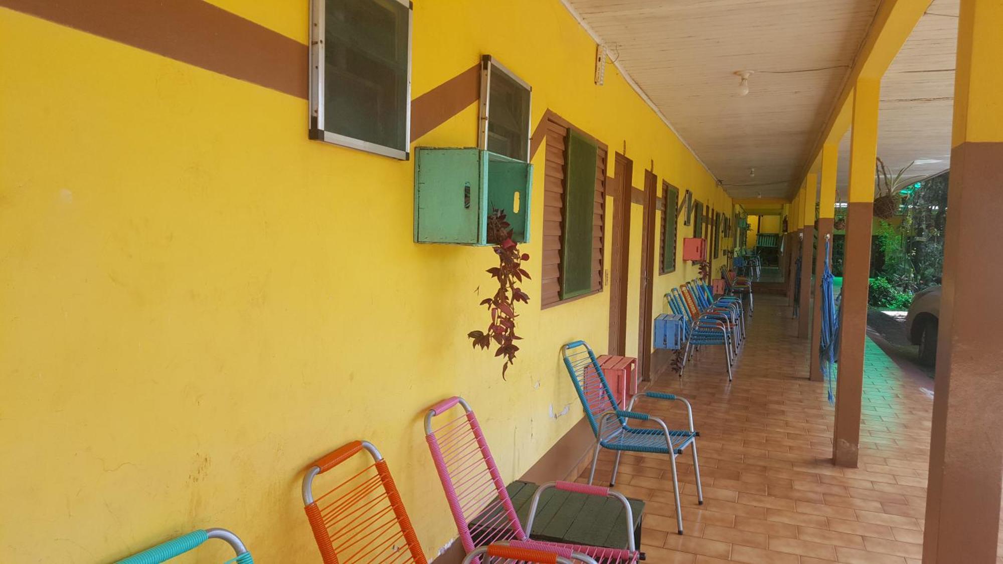Hotel Y Residencial Amigos 푸에르토이과수 외부 사진