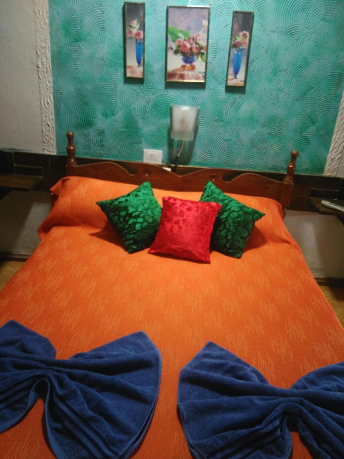 Hotel Y Residencial Amigos 푸에르토이과수 외부 사진