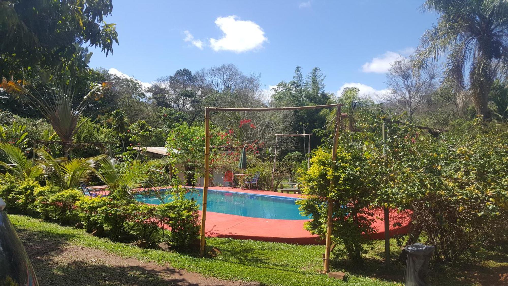 Hotel Y Residencial Amigos 푸에르토이과수 외부 사진
