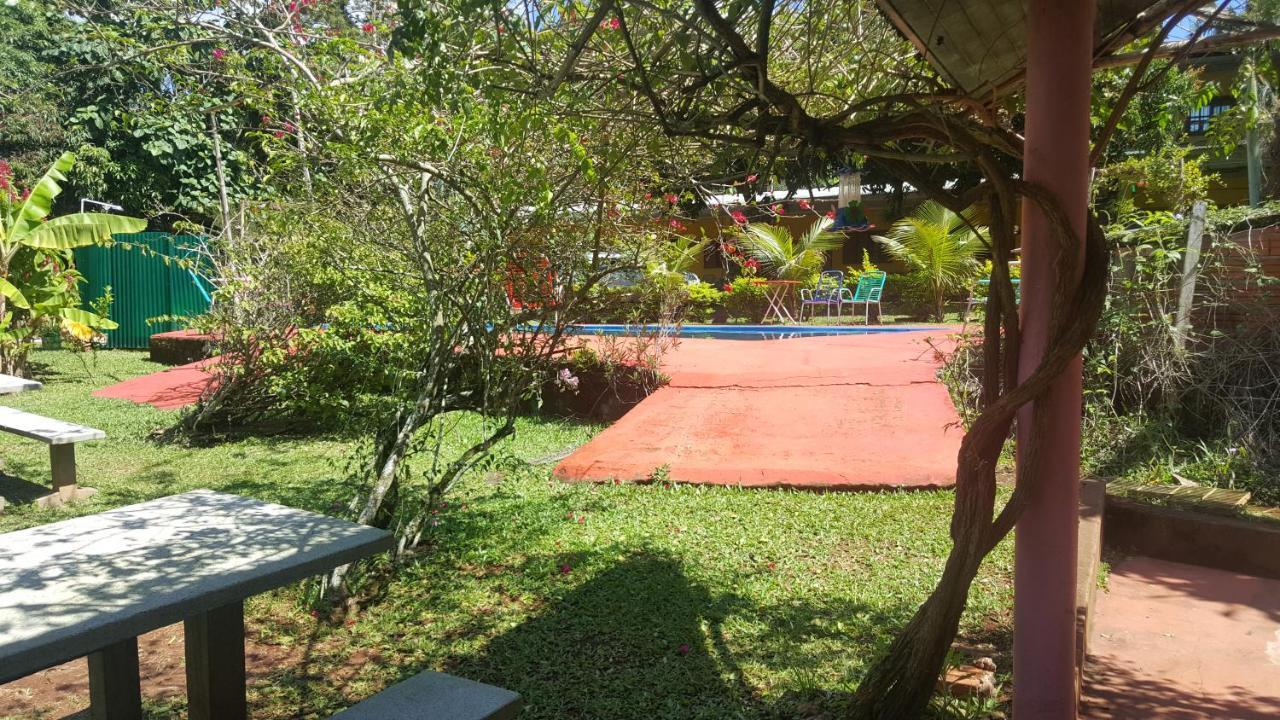 Hotel Y Residencial Amigos 푸에르토이과수 외부 사진