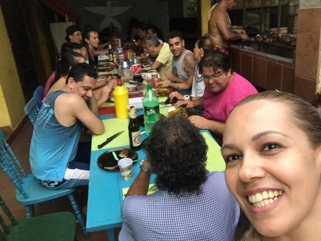 Hotel Y Residencial Amigos 푸에르토이과수 외부 사진