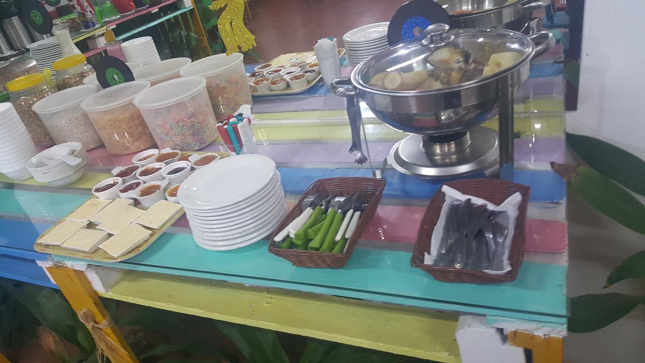 Hotel Y Residencial Amigos 푸에르토이과수 외부 사진